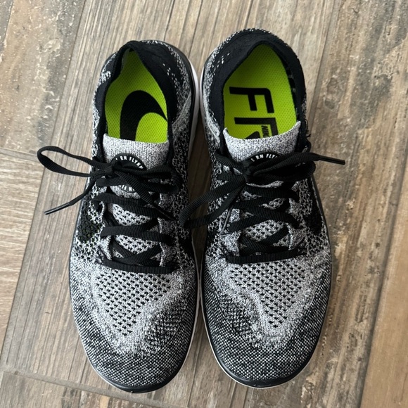 Nike Free Run Flyknit Women’s size 9 - Picture 3 of 9